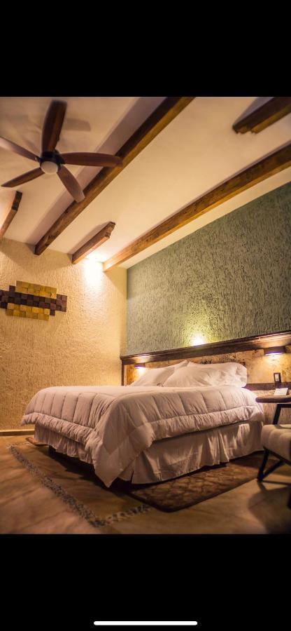 ברנל Miia Hotel Boutique מראה חיצוני תמונה