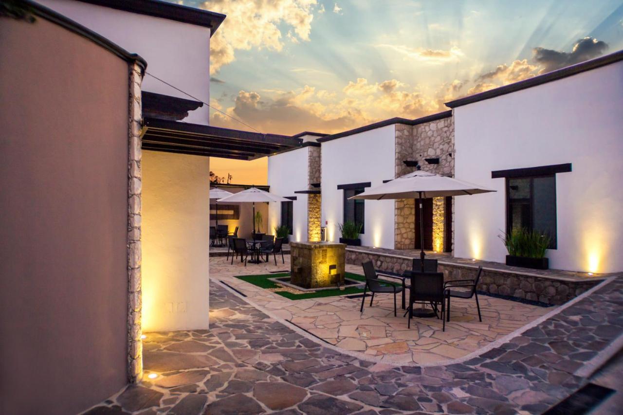 ברנל Miia Hotel Boutique מראה חיצוני תמונה